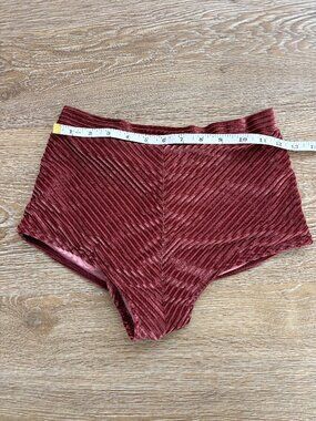 EUC Lunalae Shorts  -  Mauve, Size 6 (Fits size S-M)
